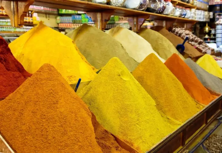 12 بهارات مغربية أساسية يجب عليك معرفتها